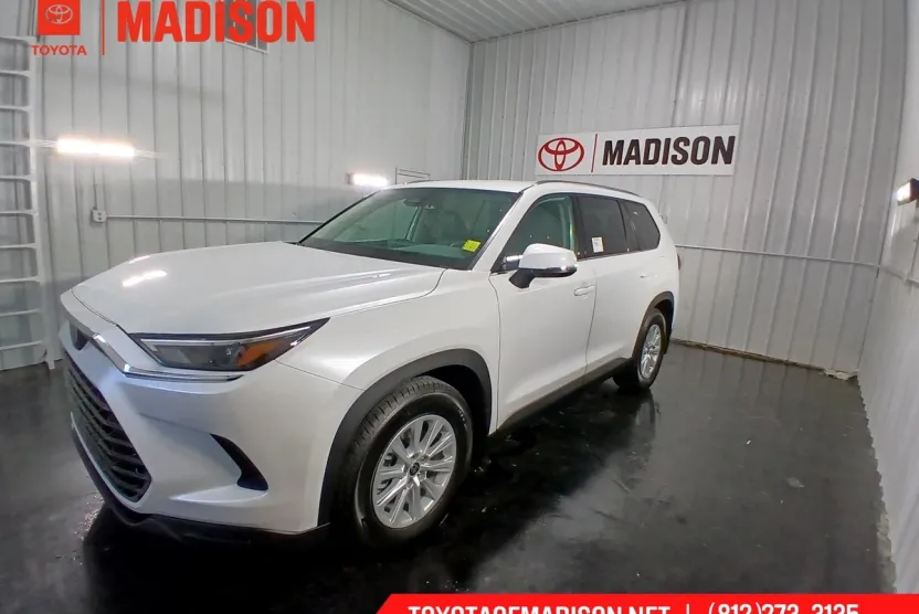 2026 Toyota Grand Highlander XLE photo 1
