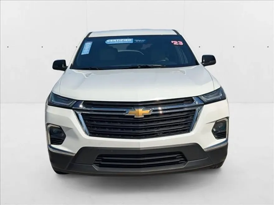 2023 Chevrolet Traverse LS photo 1