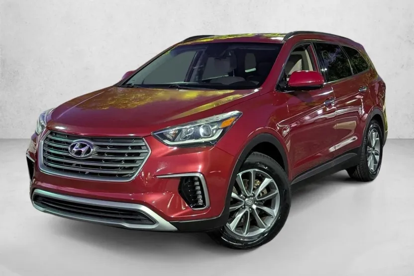 2017 Hyundai Santa Fe SE photo 1