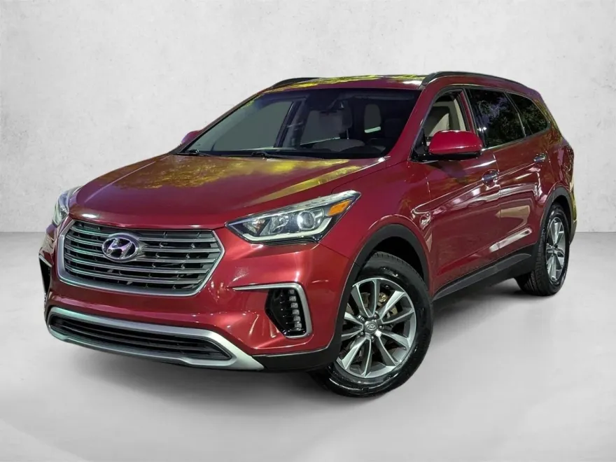 2017 Hyundai Santa Fe SE photo 1
