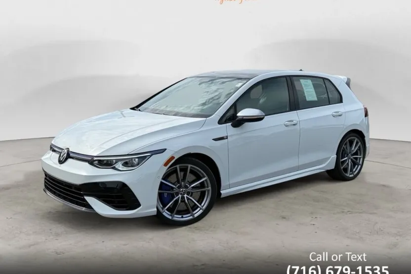 2024 Volkswagen Golf R photo 1