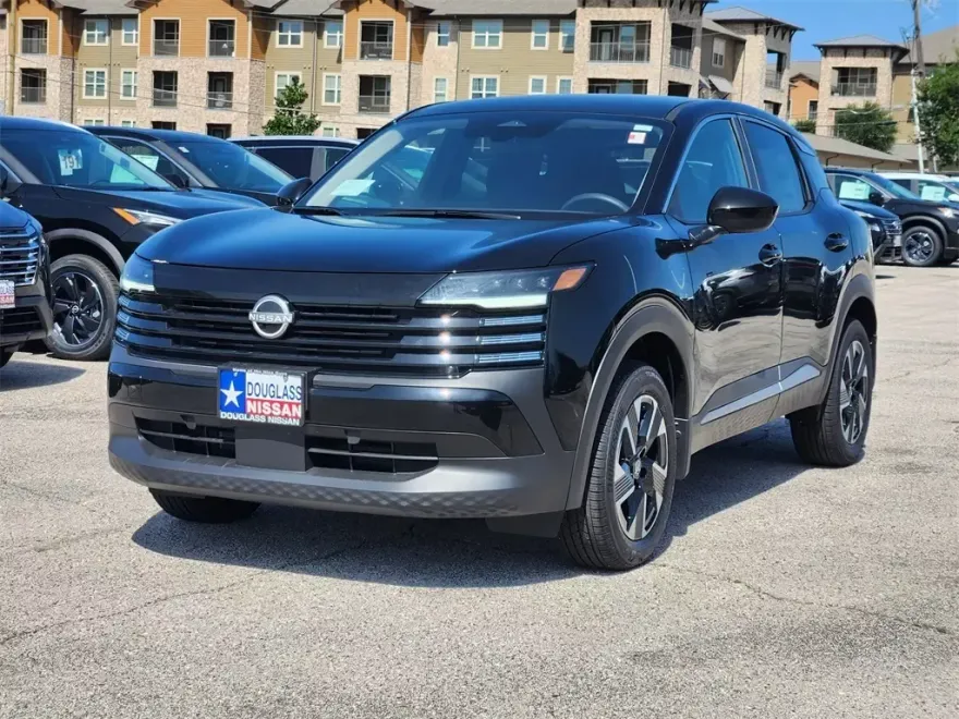 2025 Nissan Kicks SV photo 1