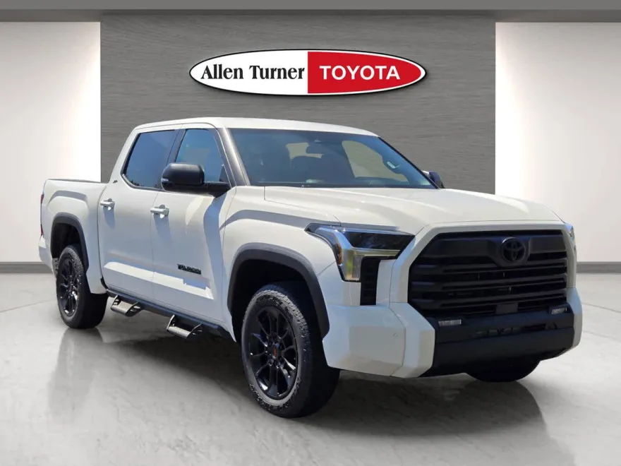 2026 Toyota Tundra SR5 CrewMax photo 1