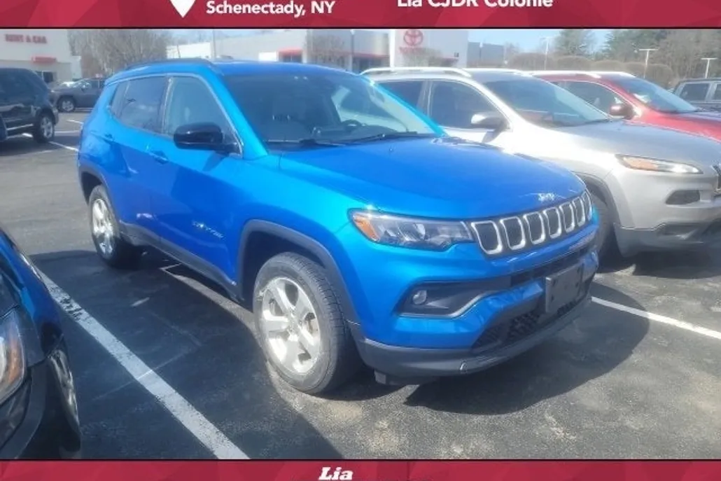 2022 Jeep Compass Latitude photo 1