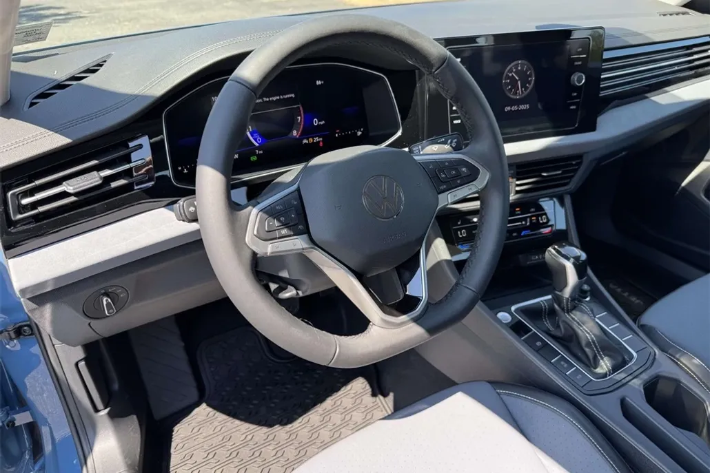 2025 Volkswagen Jetta 1.5T SE photo 1