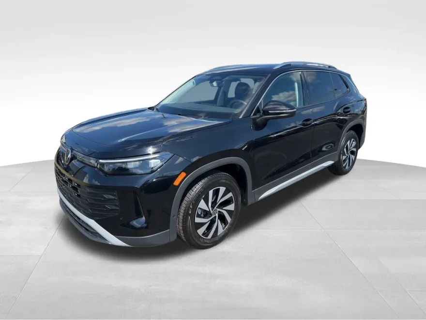 2025 Volkswagen Tiguan S photo 1