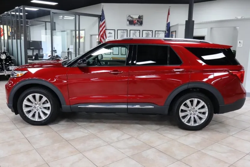 2021 Ford Explorer Limited photo 1