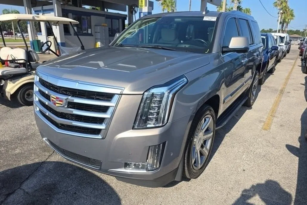 2018 Cadillac Escalade Luxury photo 1