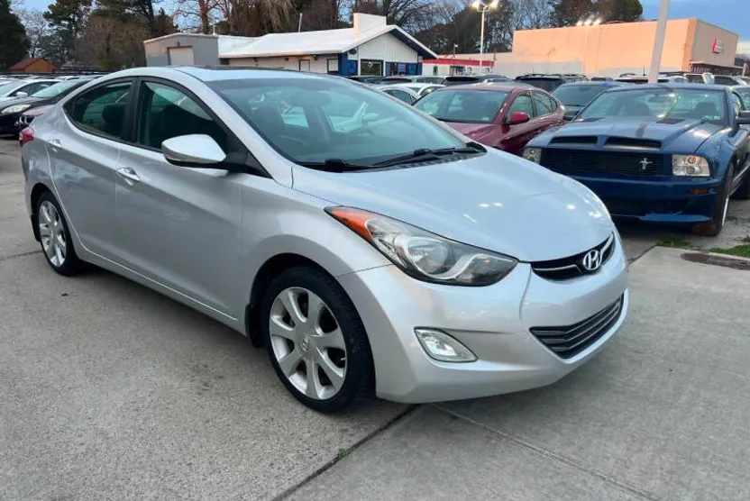 2012 Hyundai Elantra GLS photo 1