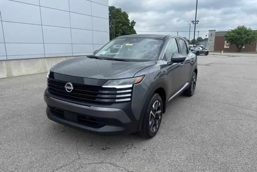 2025 Nissan Kicks SV photo 1