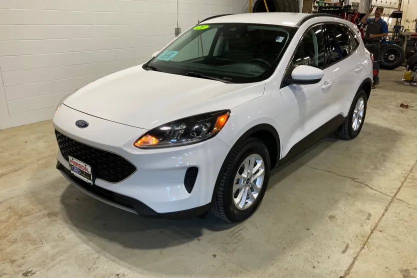 2021 Ford Escape Hybrid SE photo 1