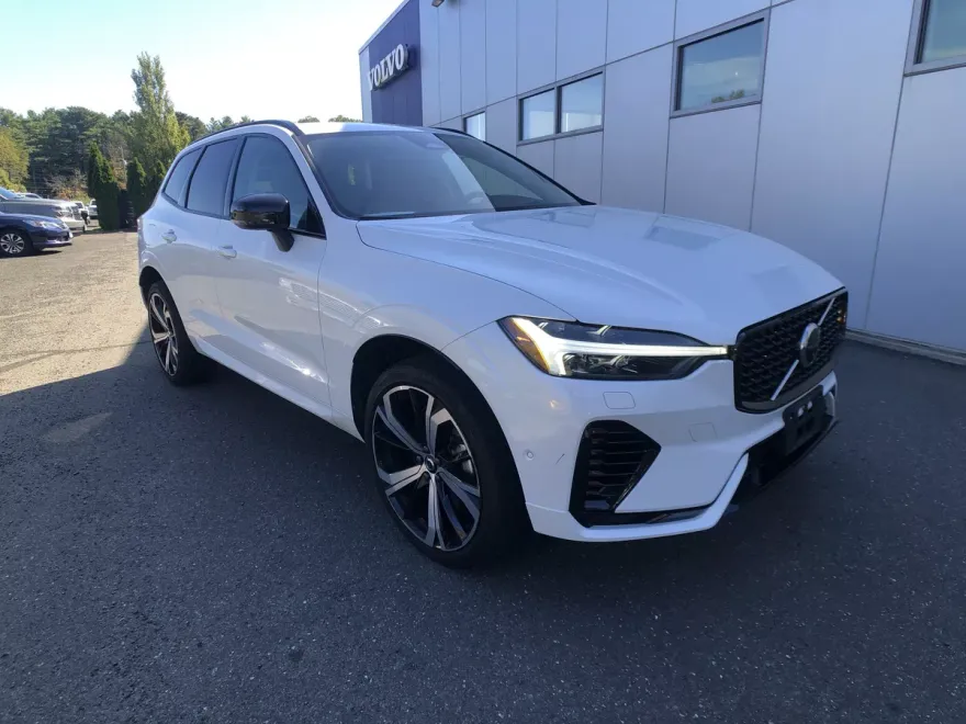 2023 Volvo XC60 Recharge Hybrid Ultimate photo 1
