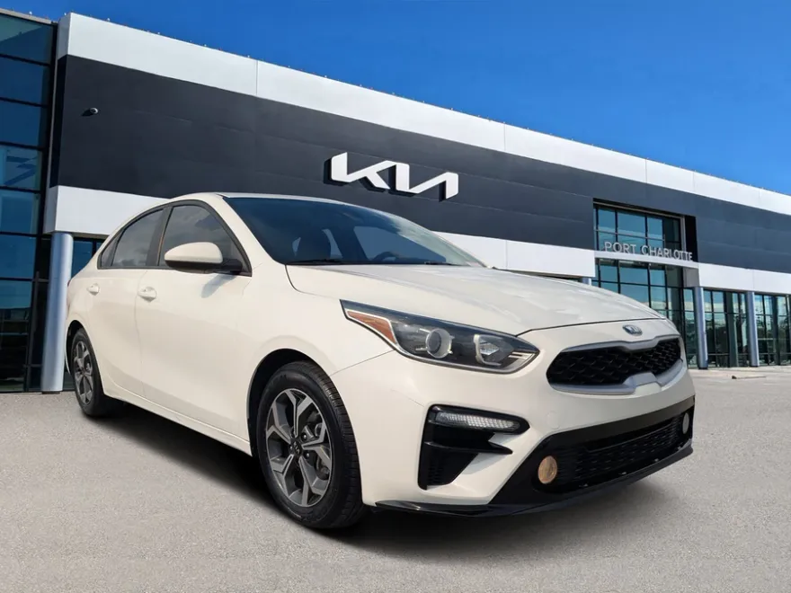 2020 Kia Forte FE LXS photo 1