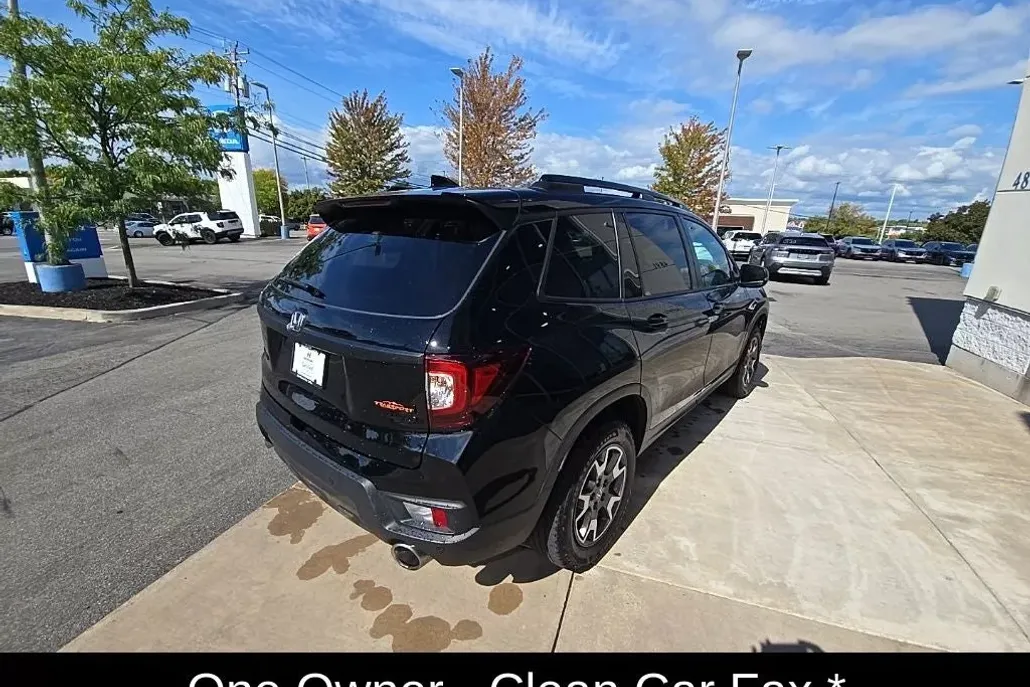 2022 Honda Passport TrailSport photo 1