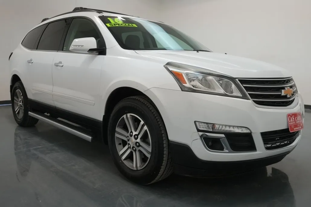 2018 Chevrolet Traverse LS photo 1