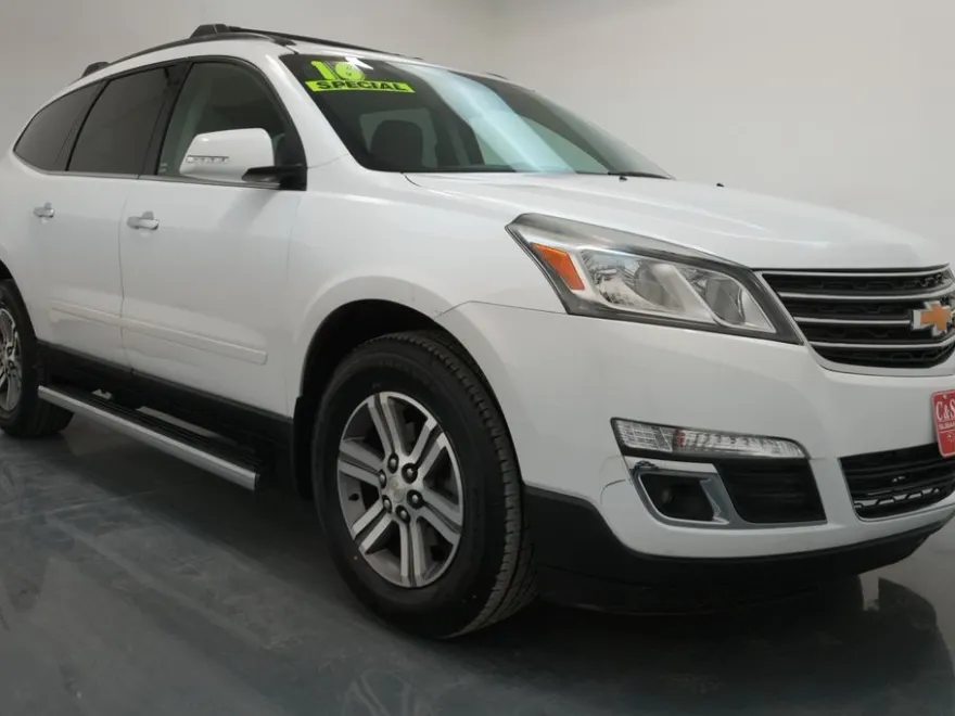 2018 Chevrolet Traverse LS photo 1