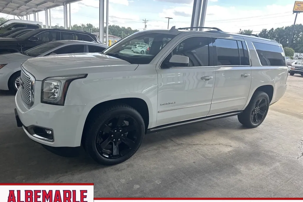 2017 Gmc Yukon XL Denali photo 1