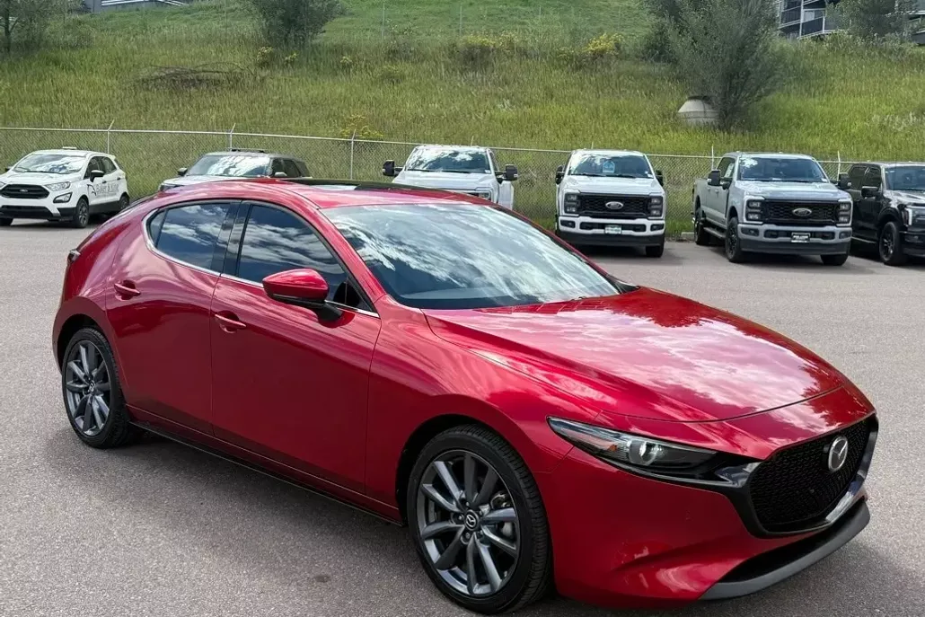 2021 Mazda Mazda3 Premium Hatchback photo 1