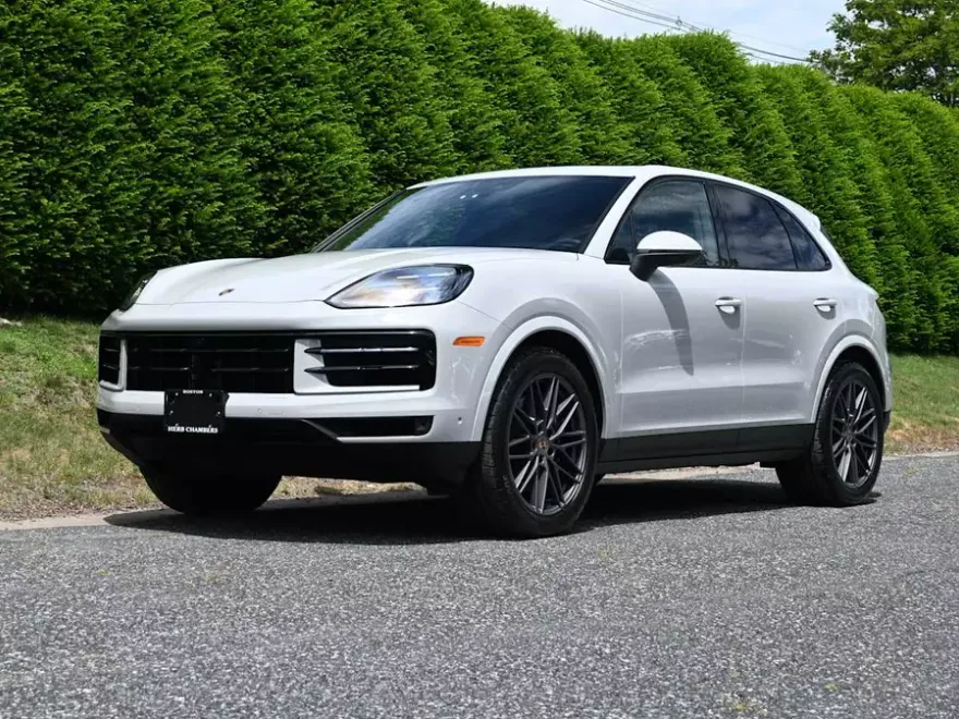 2025 Porsche Cayenne photo 1