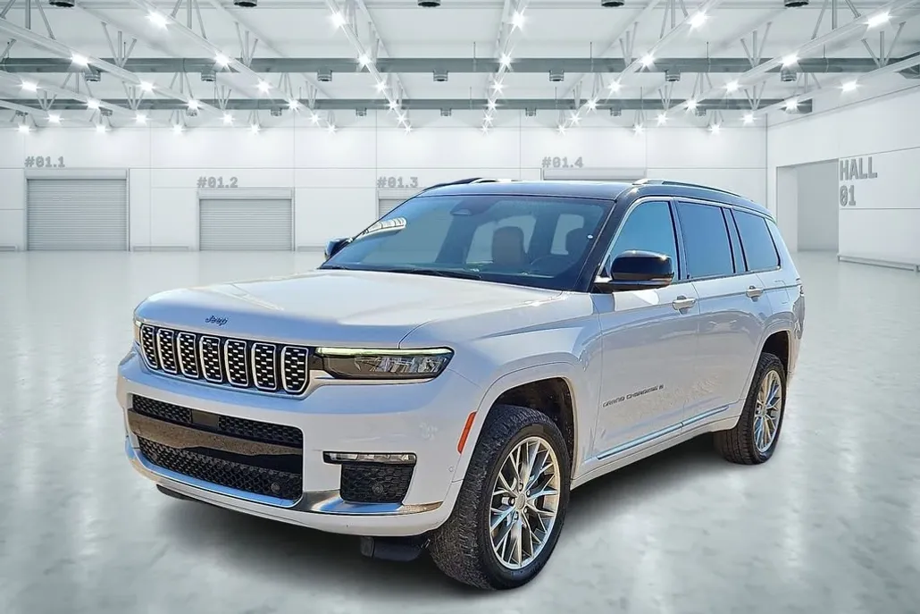 2023 Jeep Grand Cherokee L Summit photo 1