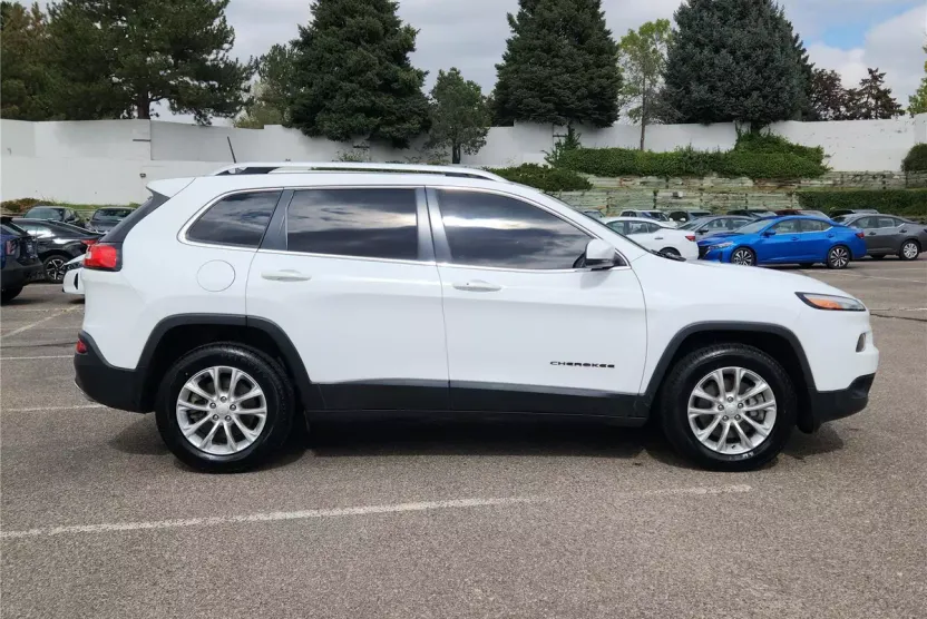 2018 Jeep Cherokee Limited photo 1