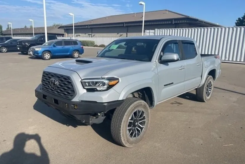 2020 Toyota Tacoma Double Cab photo 1