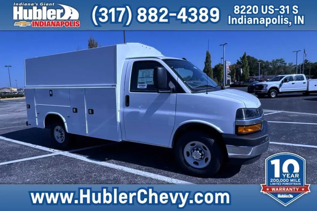 2025 Chevrolet Express Cutaway 3500 photo 1