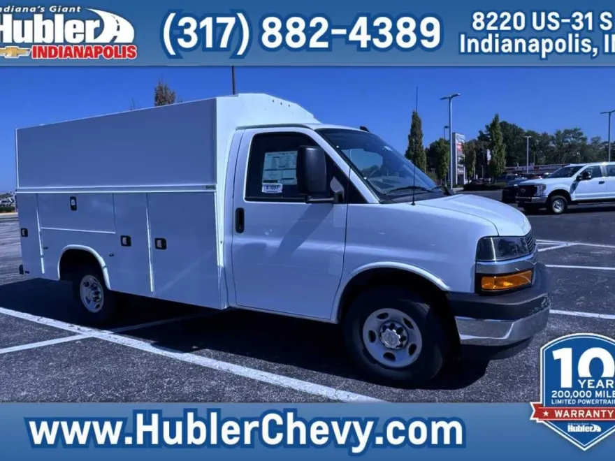 2025 Chevrolet Express Cutaway 3500 photo 1