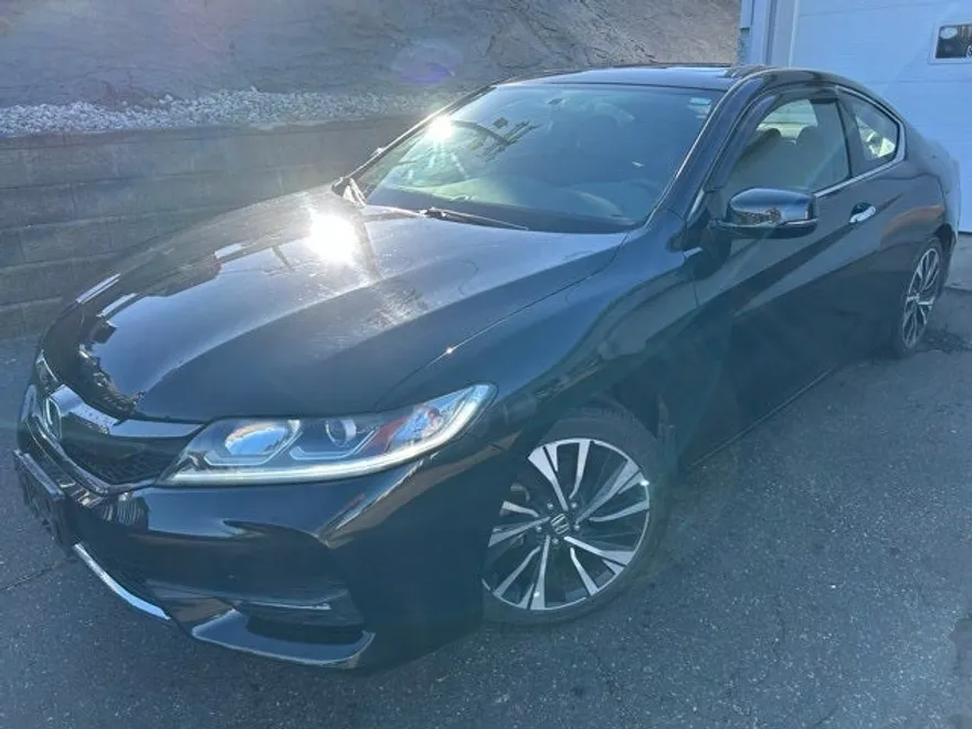 2017 Honda Accord EX photo 1