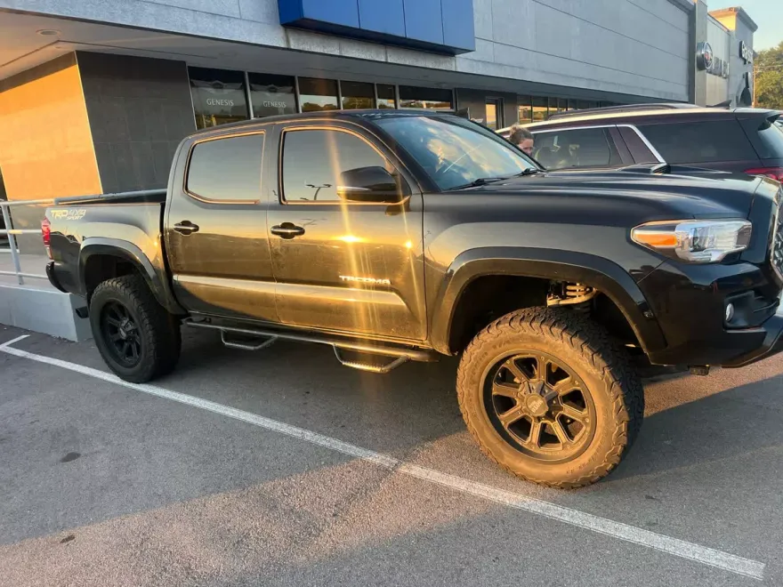 2018 Toyota Tacoma TRD Sport Double Cab V6 4x4 photo 1