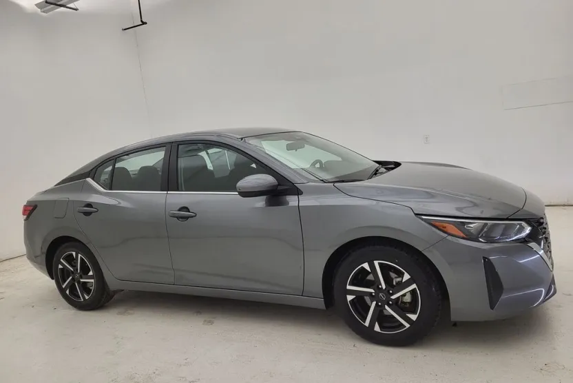 2024 Nissan Sentra SV photo 1