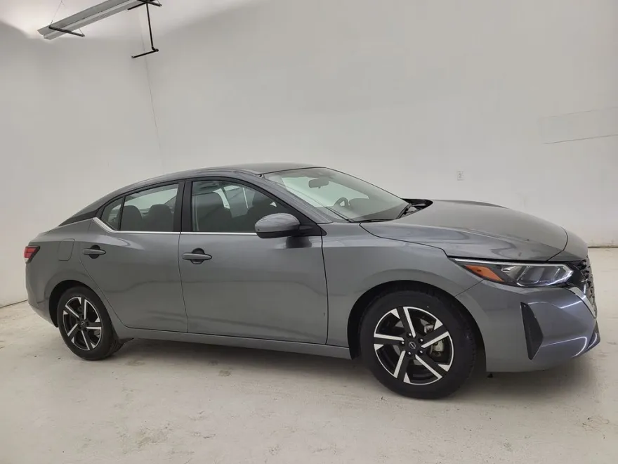 2024 Nissan Sentra SV photo 1