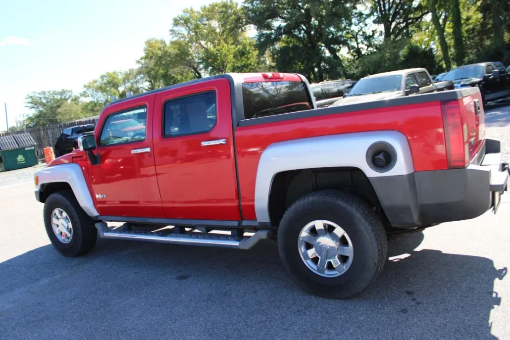 2009 Hummer H3T 1/2 Ton photo 1