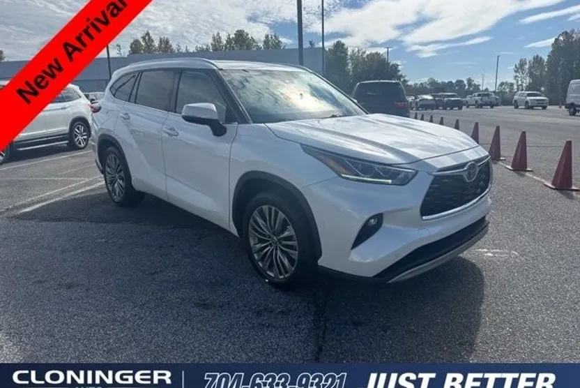 2021 Toyota Highlander Platinum photo 1