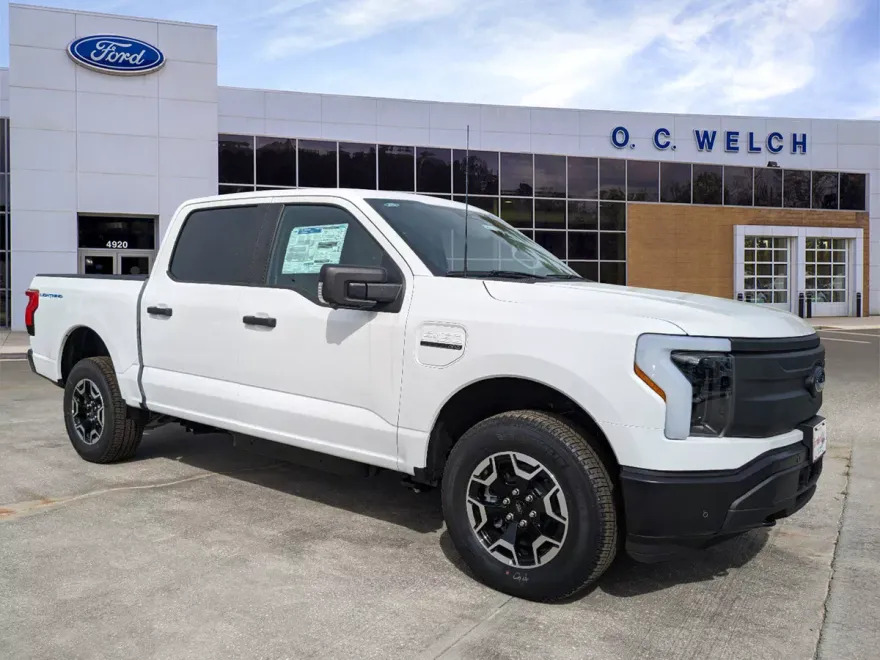 2023 Ford F-150 Lightning photo 1