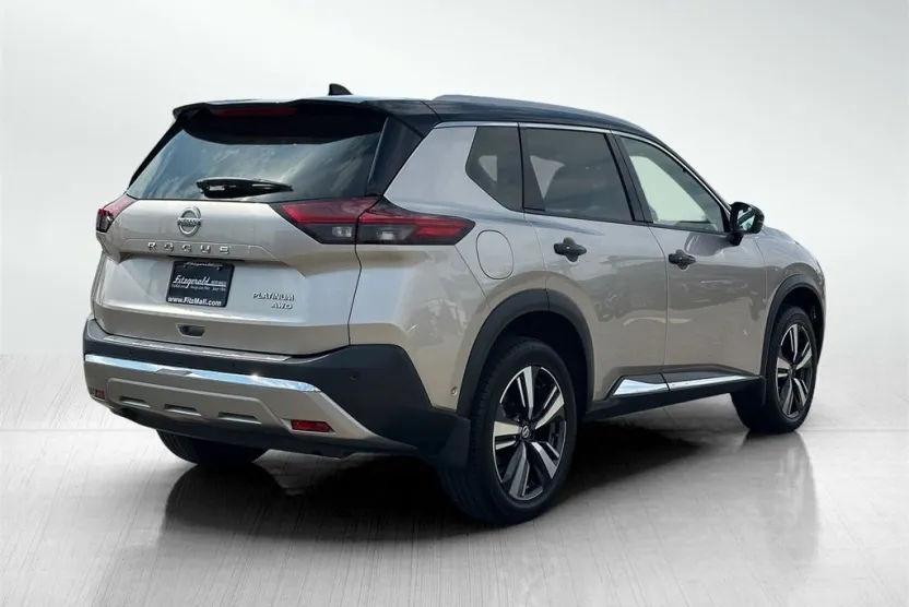 2021 Nissan Rogue Platinum photo 1