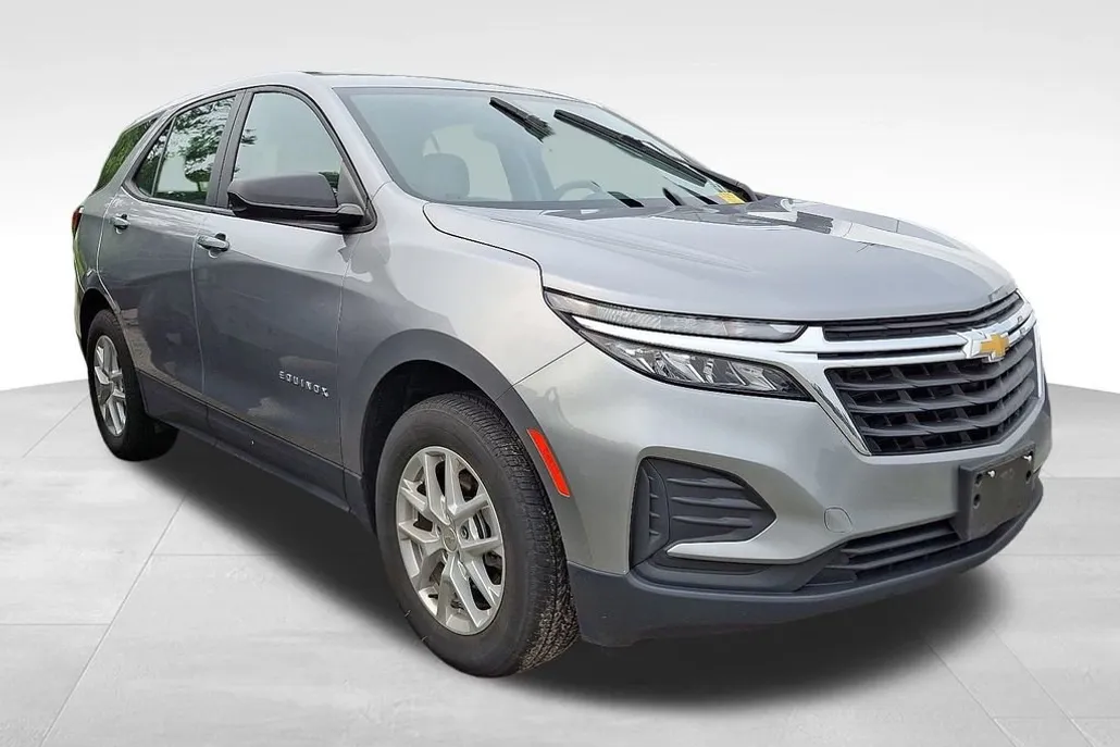 2024 Chevrolet Equinox LS photo 1