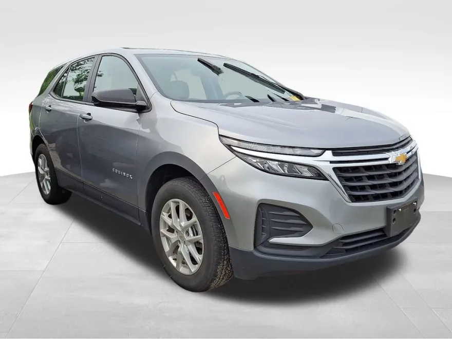 2024 Chevrolet Equinox LS photo 1