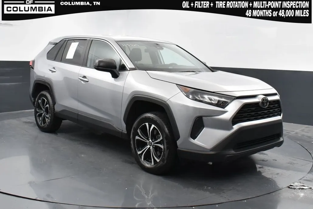 2022 Toyota RAV4 LE photo 1