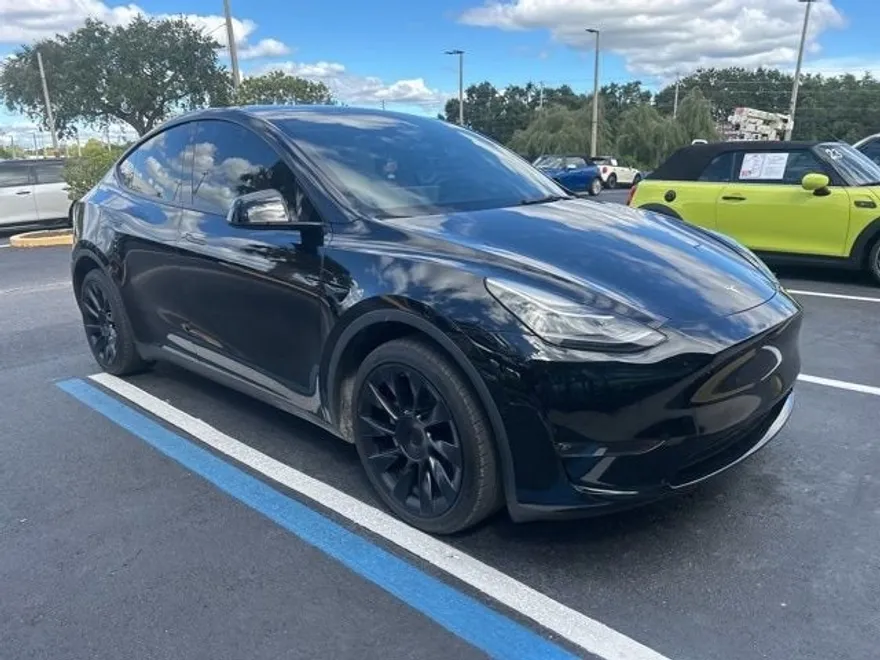 2022 Tesla Model Y Long Range photo 1