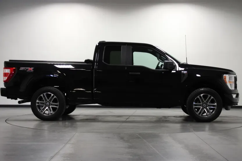 2021 Ford F-150 XL photo 1