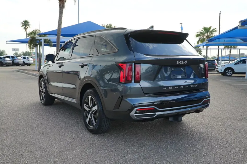 2022 Kia Sorento S photo 1