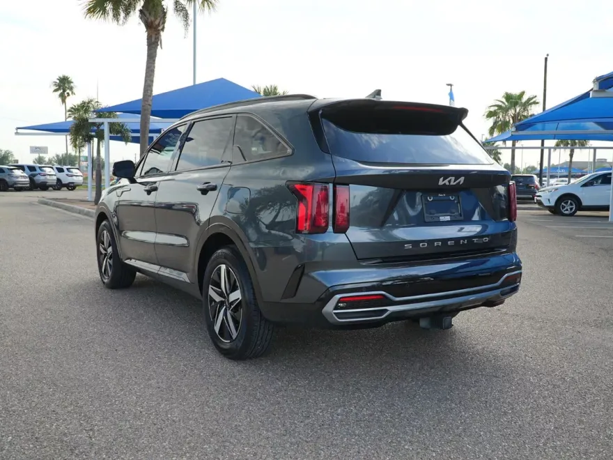 2022 Kia Sorento S photo 1