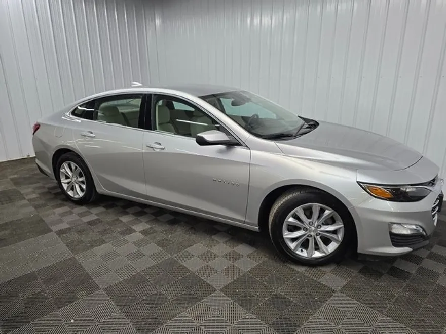 2020 Chevrolet Malibu 1LT photo 1
