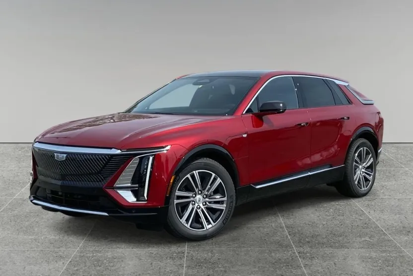 2025 Cadillac Lyriq Luxury photo 1