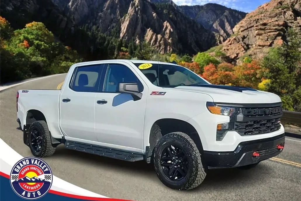 2024 Chevrolet Silverado 1500 Custom Trail Boss photo 1