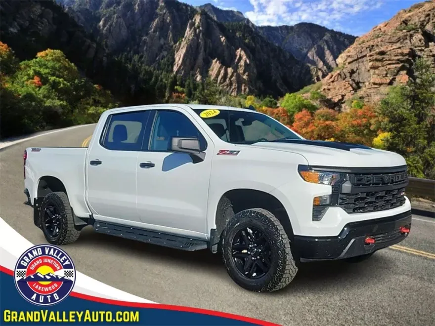 2024 Chevrolet Silverado 1500 Custom Trail Boss photo 1