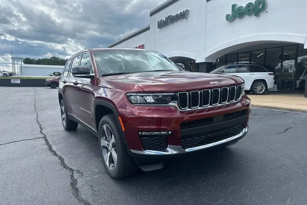 2025 Jeep Grand Cherokee L photo 1