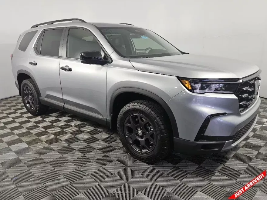 2025 Honda Pilot TrailSport photo 1