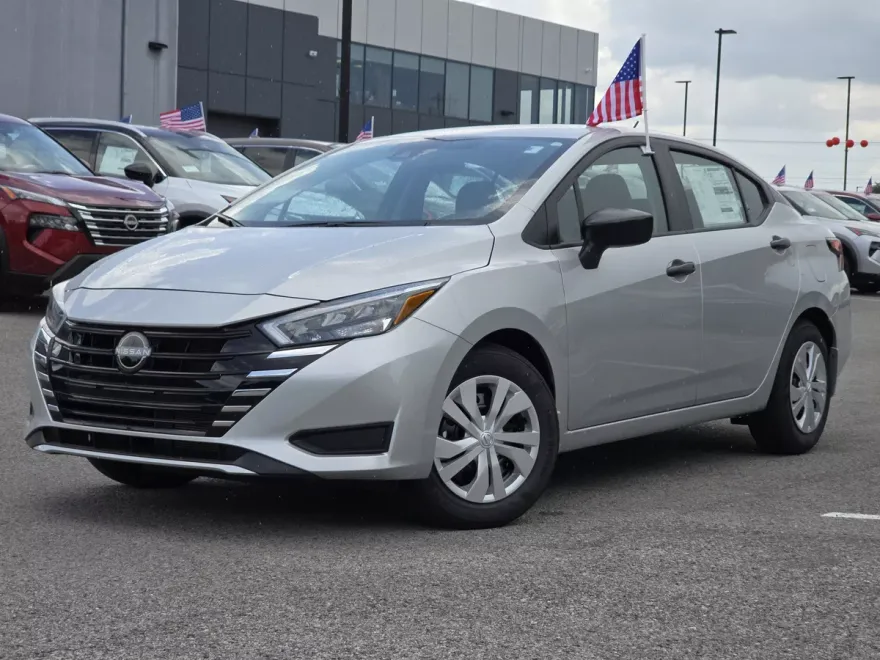 2025 Nissan Versa S photo 1